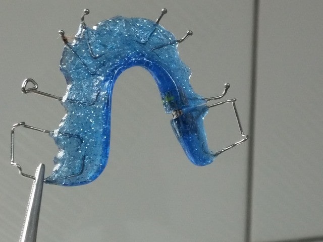 aparelho dentario movel como limpar min